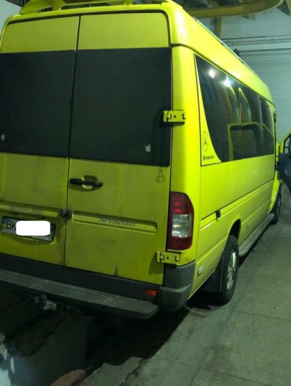 У пункті пропуску «Тиса» прикордонники затримали правопорушника та виявили контрабанду