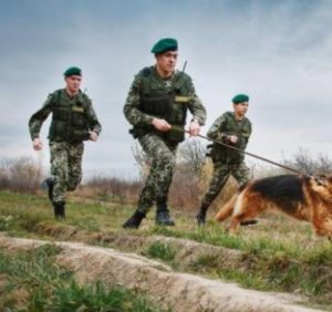 Організатора переправки нелегалів взяли під варту на Закарпатті
