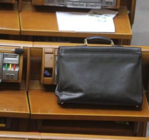 Про передвиборчий бюджет для влади та її друзів