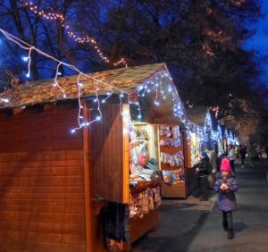 Новорічно-різдвяний ярмарок в Ужгороді (ВІДЕО)