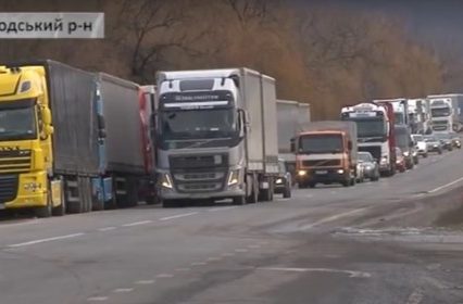 Страйк далекобійників перед кордоном з Словаччиною (ВІДЕО)