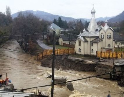 Закарпаття паводкове: підтоплені сільгоспугідддя та відсутнє водопостачання