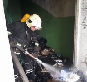 В Ужгороді рятувальники ліквідували пожежу в 16-поверхівці