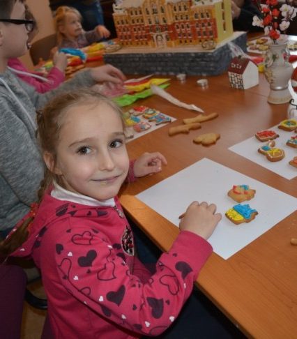 Пряничний майстер-клас для дітей влаштували в Ужгороді