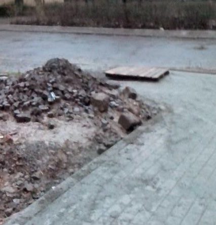 Чергове нищення бруківки в історичній частині Ужгорода (фото)