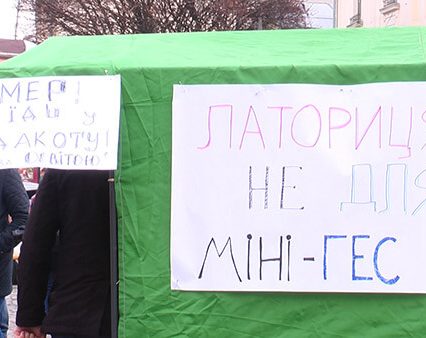 Обурені активісти – на прийом до Мукачівського міського голови (ВІДЕО)