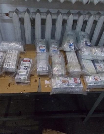 Контрабандні цигарки виявили у паливному баку прикордонники на Закарпатті