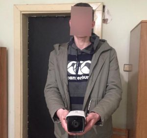 Берегівські поліцейські спіймали крадіїв відеокамери міськради