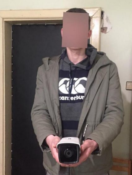 Берегівські поліцейські спіймали крадіїв відеокамери міськради