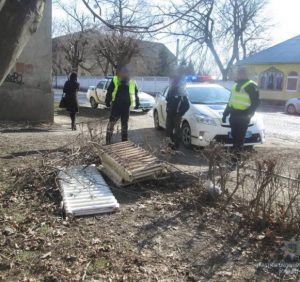 Мукачівські правоохоронці на місці злочину затримали крадія-металіста