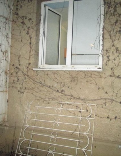 Ужгородські поліцейські затримали крадіїв на місці злочину