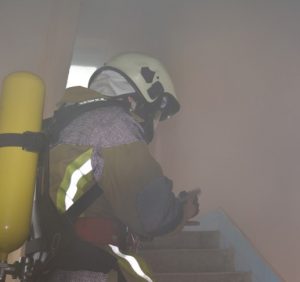 В Ужгороді горів готель: вогнеборці врятували чоловіка та ще 42 евакуювали