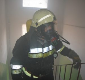 В Ужгороді через необережність під час паління одна людина загинула інша травмувалась