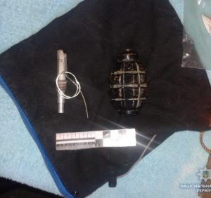 Поліція вилучила гранату під час обшуку в мешканця Мукачева