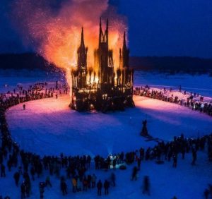 В России на Масленицу сожгли католический костел (ВИДЕО)