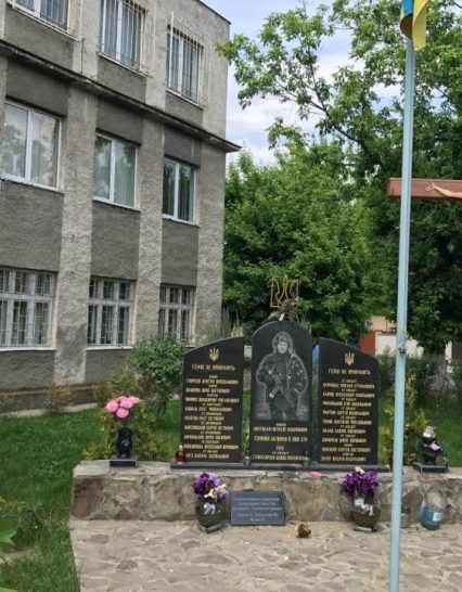 У столичному виші розповідять про закарпатського майора-розвідника 128 бригади Віталія Постолакі