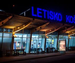 Неприємна новина для закарпатців: Компанія WIZZ Air ліквідувала три рейси з аеропорту Кошице