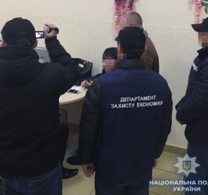 В Ужгороді поліція викрила у хабарництві голову комітету місцевого самоврядування мікрорайону