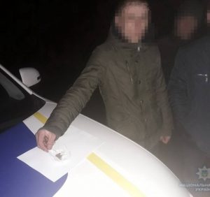 Поліція вилучила наркотики у двох закарпатців