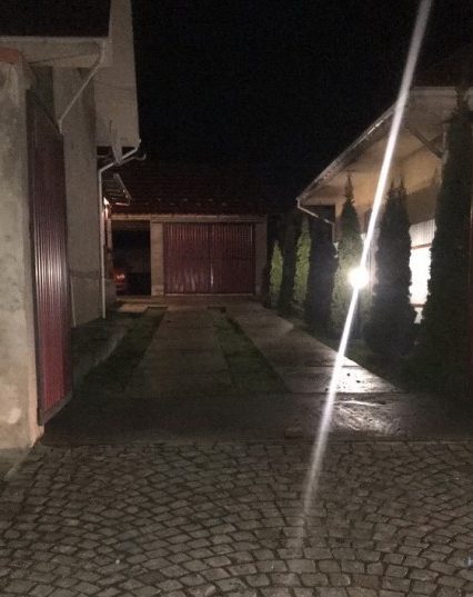 Невідомі влаштували вибух під будинком закарпатця. Без жертв