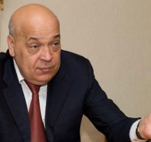 Голова Закарпатської ОДА заборонив учасникам масових акцій закривати обличчя балаклавами чи масками