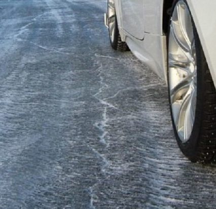 Увага! На дорогах Закарпаття ожеледиця