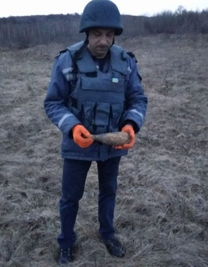 На Ужгородщині піротехніки знищили мінометну міну