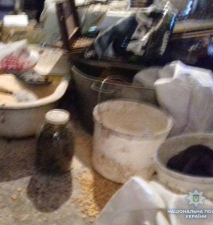 Поліція Виноградівщини зафіксувала факт зберігання наркотиків мешканцем району