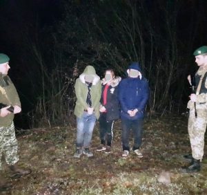 Трійку нелегалів із В’єтнаму затримали прикордонники на Закарпатті