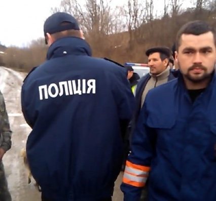 На Великоберезнянщині мешканці села Тихий заблокували дорогу через діяльність “Укргазвидобування” (відео)