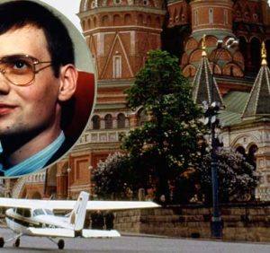 28 травня: німецький “аеродром” на Красній площі та перший у світі критий плавальний басейн в Лондоні