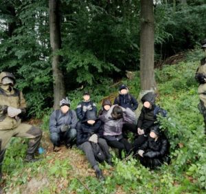 Дев’ятьох нелегальних мігрантів затримали прикордонники на Закарпатті
