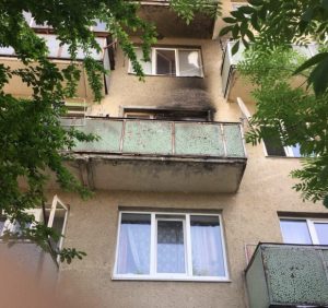 Мукачівські рятувальники ліквідували пожежу на балконі п’ятиповерхівки