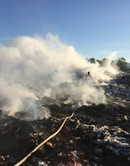 Закарпатські вогнеборці ліквідували загорання на двох міських сміттєзвалищах