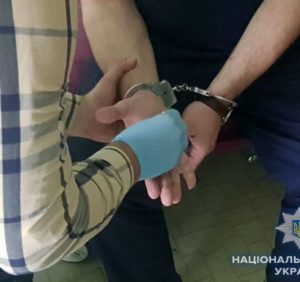 На Закарпатті поліція затримала акушера-гінеколога на хабарі