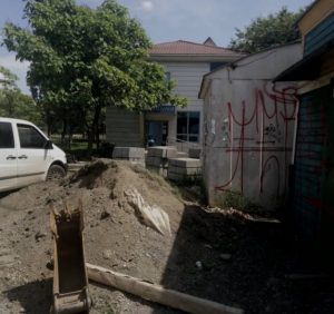 Черговий фігурант кримінальної справи СБУ ремонтує ужгородські дороги