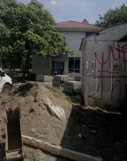 Черговий фігурант кримінальної справи СБУ ремонтує ужгородські дороги