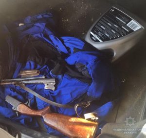 Незареєстровану зброю вилучила у водія перечинська поліція
