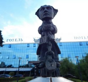 Цікаво про 12 червня: заборона цензури в СРСР та  публічна демонстрація неймовірного трюку Гаррі Гудіні (ВІДЕО)