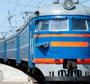 Пасажири потягу “Київ-Ужгород” вже можуть замовити гарячі страви (ВІДЕО)