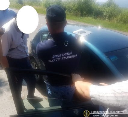 На Закарпатті чиновника Управління держпраці затримали при одержанні хабара