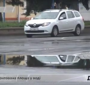 «Якісний» капітальний ремонт по-ужгородськи: влада помилок не визнає (відео)