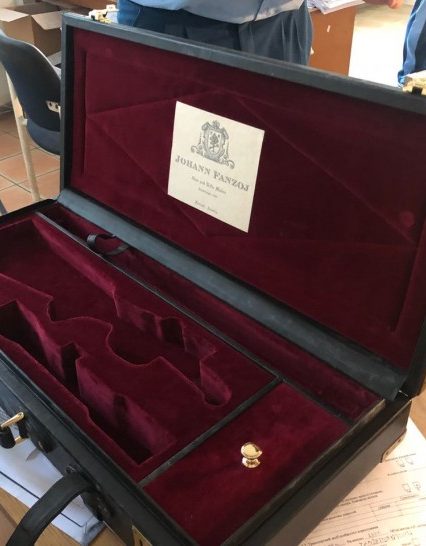 Закарпатські митники вилучили приховані оптичні приціли «SWAROVSKI» та кейс на зброю «JOHANN FANZOJ»