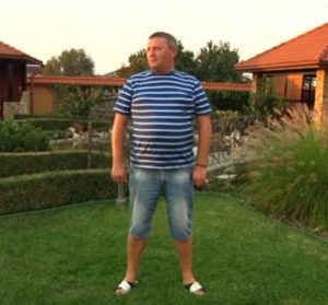 Син депутата хизується автомобілем зі спецсигналами і лякає інших водіїв (ВІДЕО)