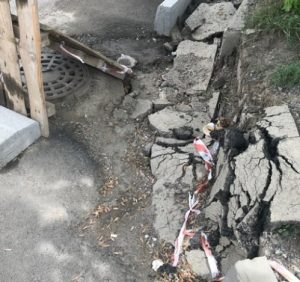 Хто відповість за “чорні дірки” багатомільйонного ремонту Капушанської в Ужгороді (відео)