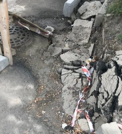 Хто відповість за “чорні дірки” багатомільйонного ремонту Капушанської в Ужгороді (відео)
