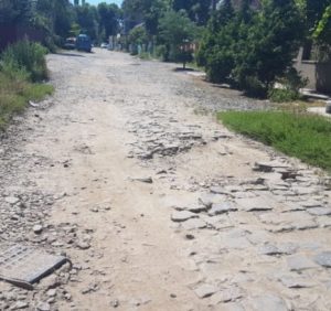“Забуті Богом та владою” вулиці Ужгорода. Чи буде ремонт? (фото)