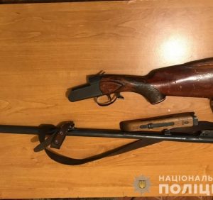 Під час обшуку в будинку закарпатця знайшли незареєстровану зброю