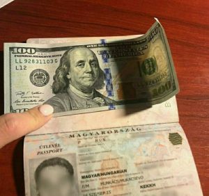 Прикордонників намагались «переконати» хабарем у 100 USA