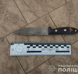 Конфлікт сусідів в ужгородському гуртожитку завершився ударом ножа